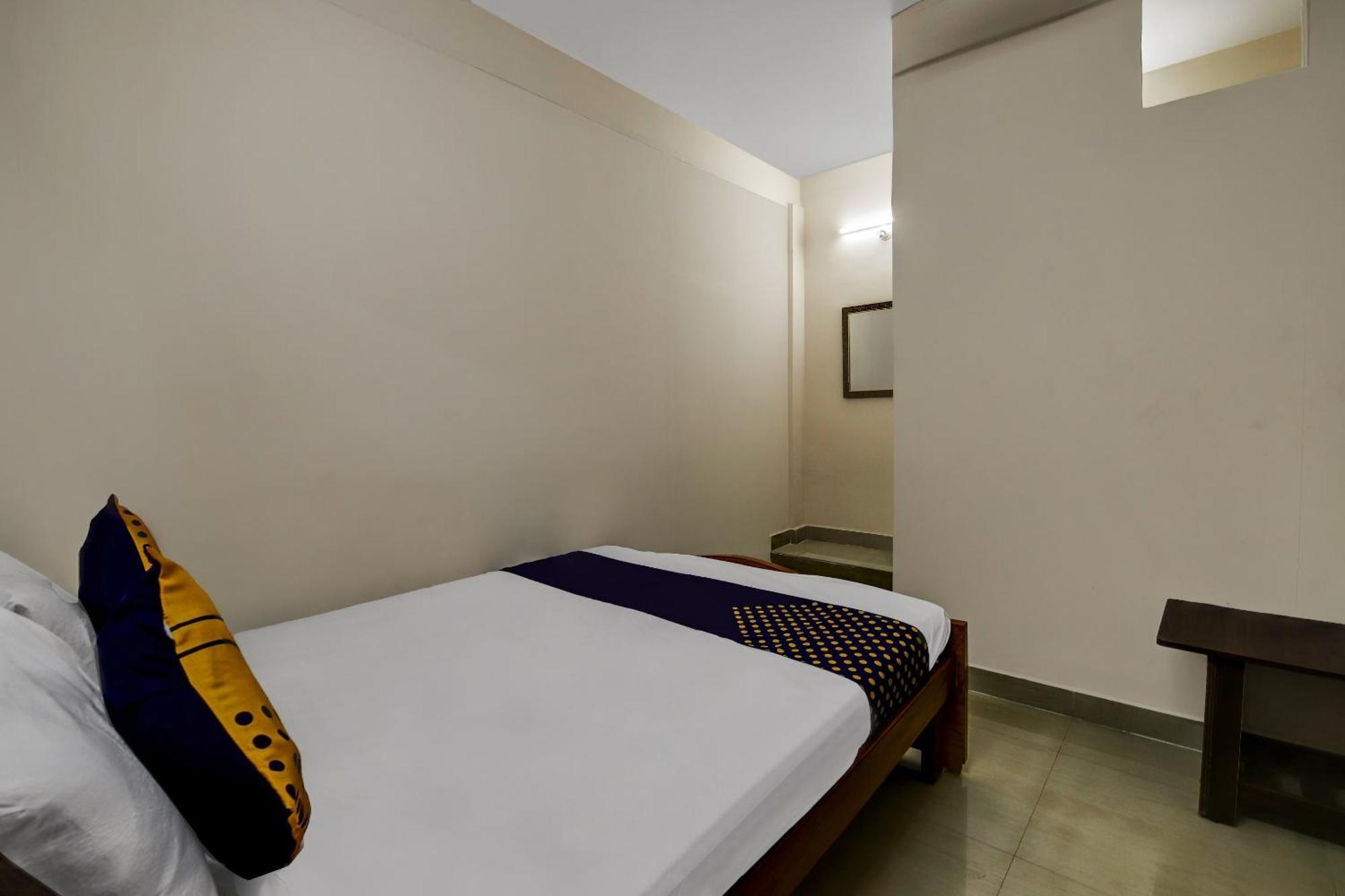 Spot On 73621 Srinivasa Boarding And Lodging Jalahalli Ngoại thất bức ảnh