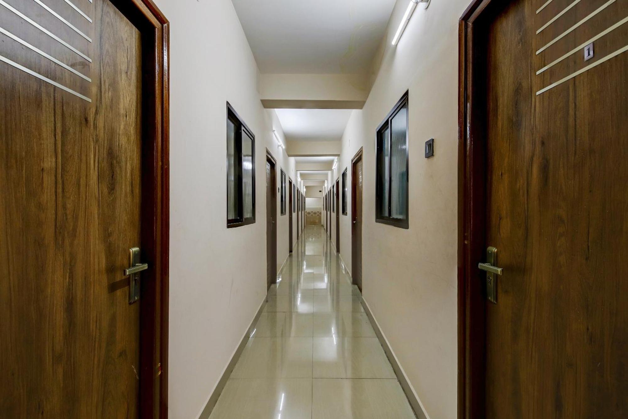 Spot On 73621 Srinivasa Boarding And Lodging Jalahalli Ngoại thất bức ảnh