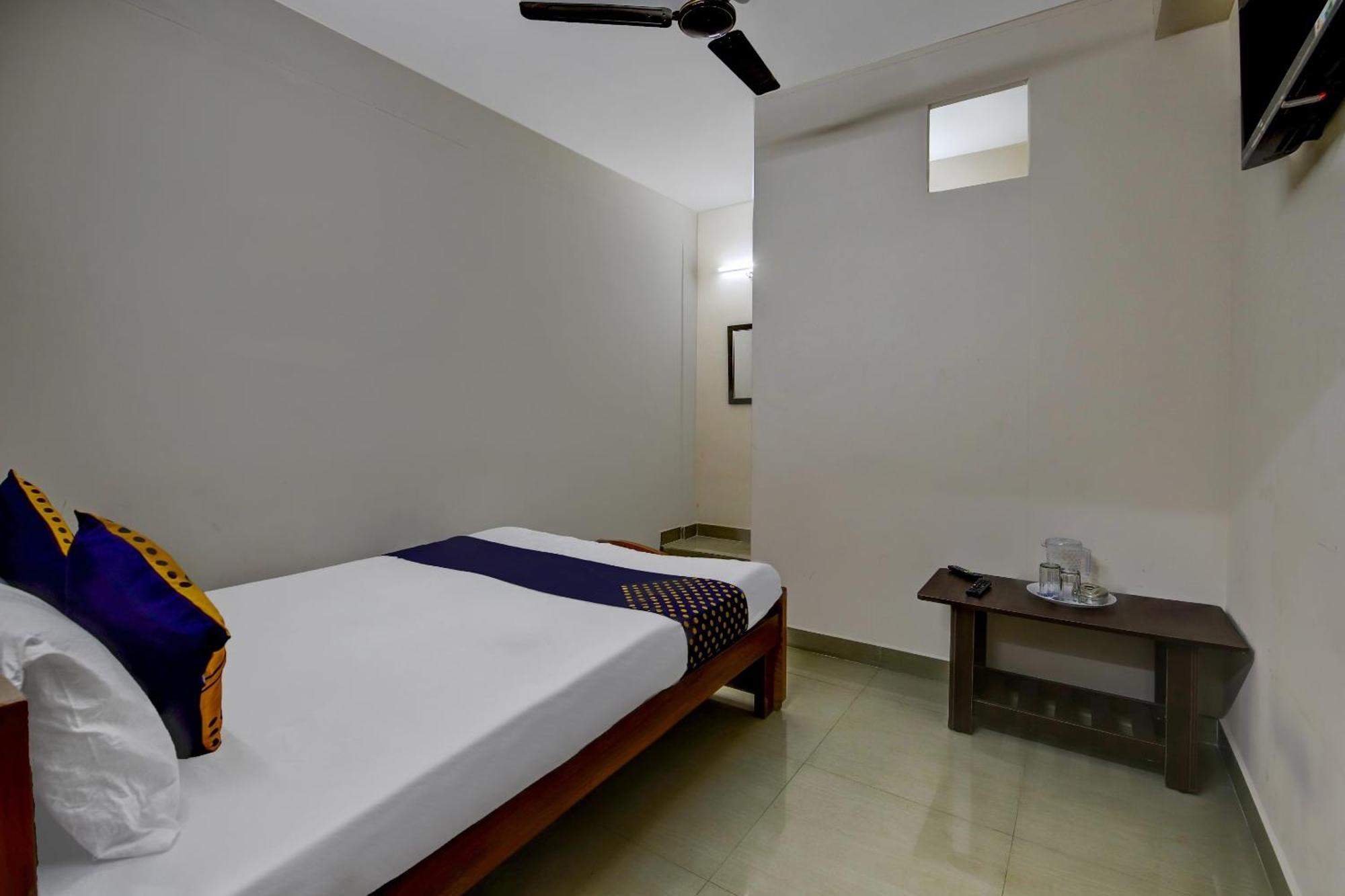 Spot On 73621 Srinivasa Boarding And Lodging Jalahalli Ngoại thất bức ảnh